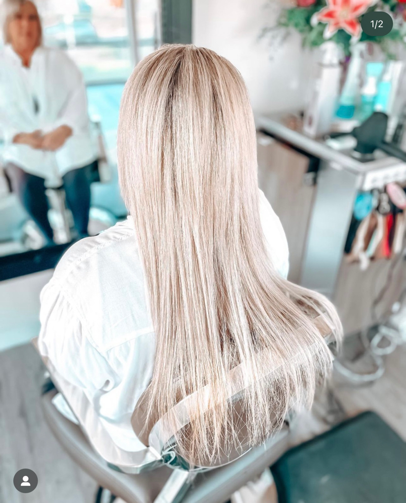 Extreme Blonding Service at The Beauty Bar At Frankie & Stasi Co. in Grants Pass, OR