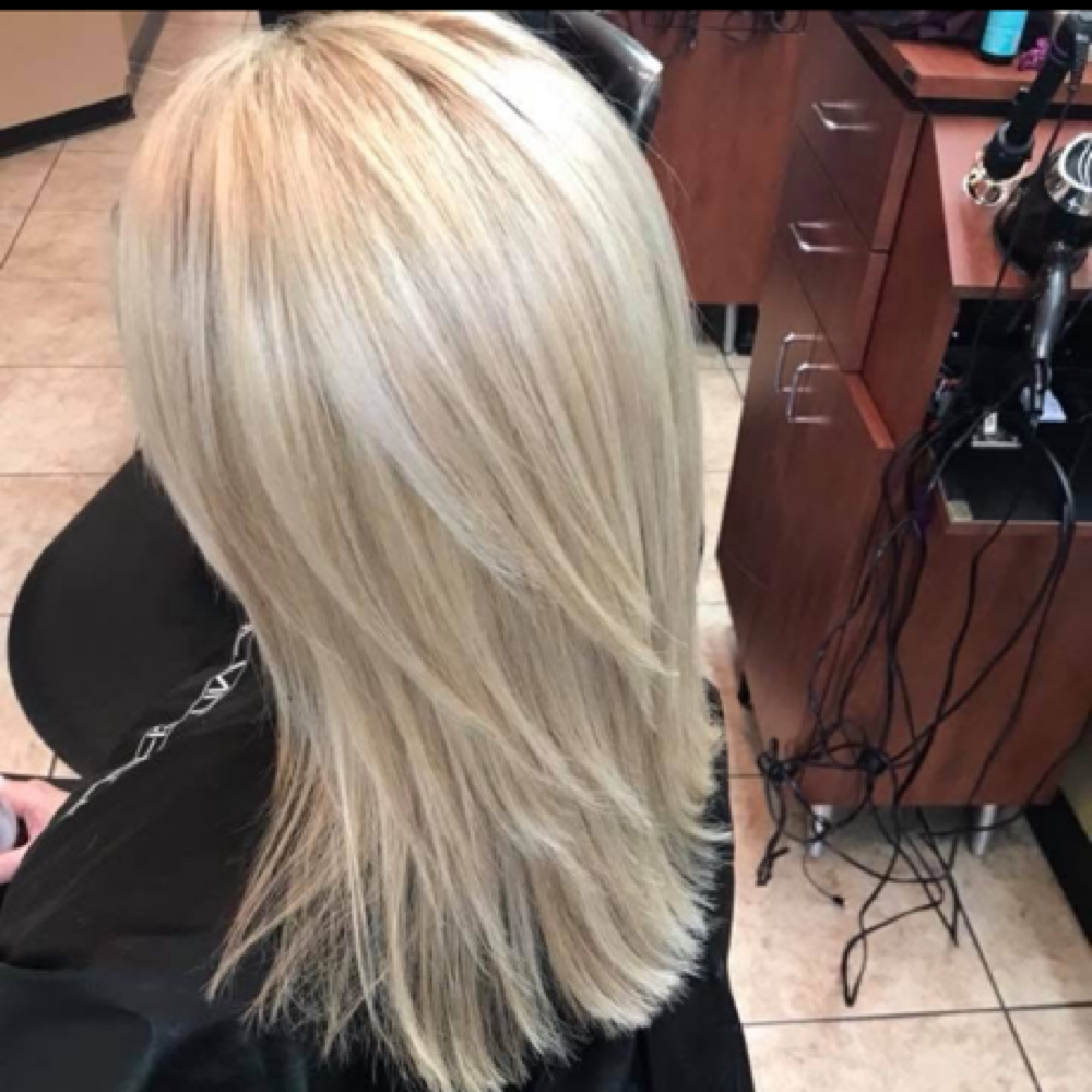 Full Highlight And Root Touch Up at Kim’s Hair in Louisville, KY