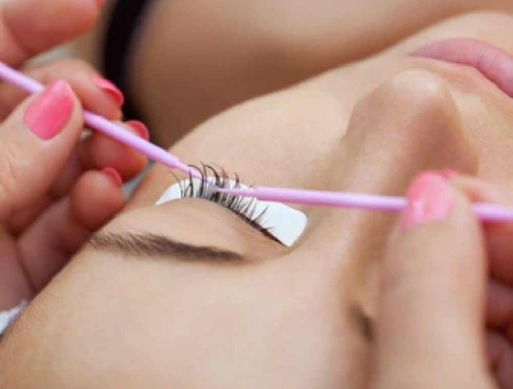 Lash Extension Removal