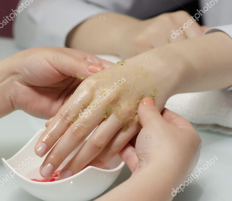 Reg-.Manicure+Water & Scrub