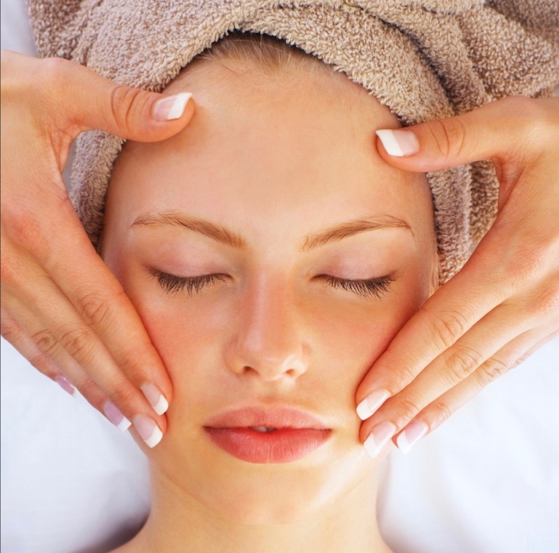 Express Glow Up Facial