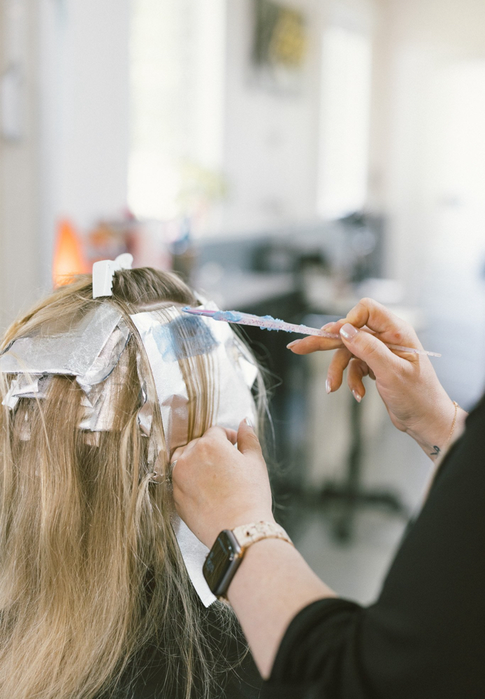 Brush Blonding (Heavy Highlights)