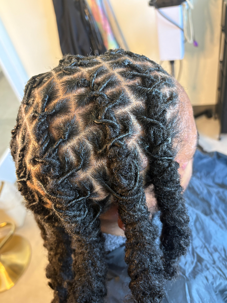 Loc Retwist at SimoneSlays in Elyria, OH