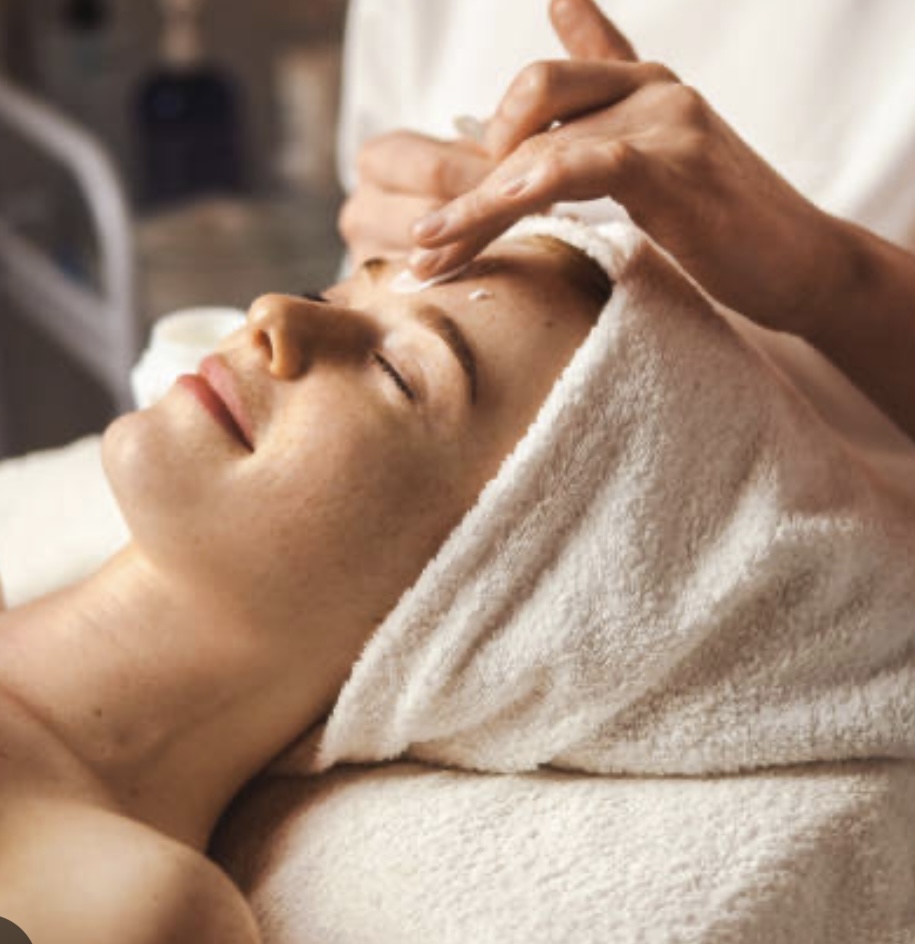 Massage And Express Facial