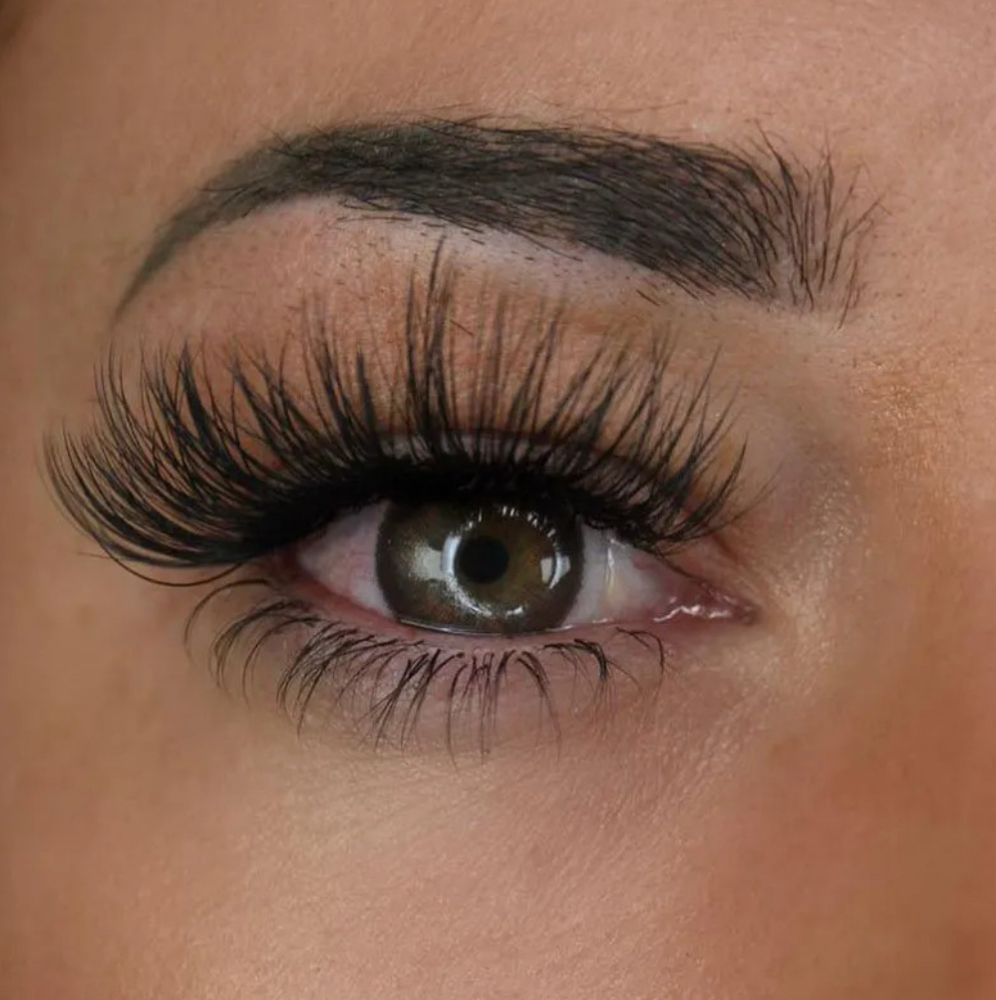 Bottom Lashes at The Tranquility Bar in Alburtis, PA