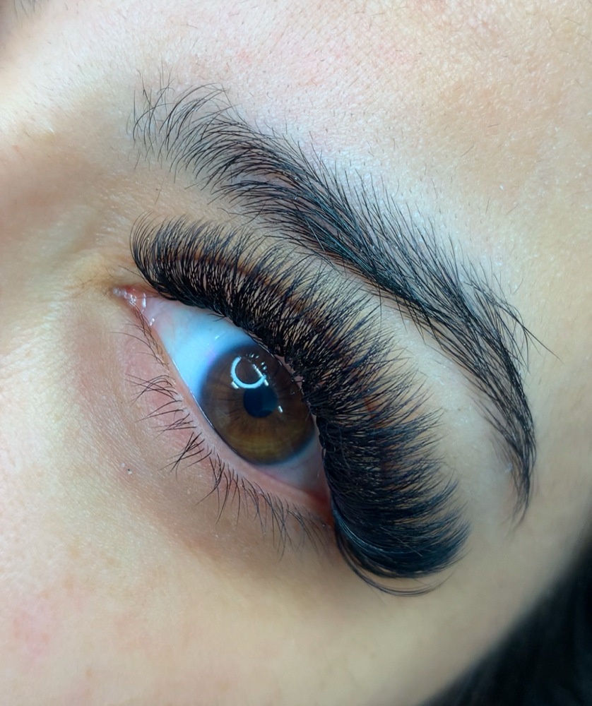 Volume Lashes - Full Set