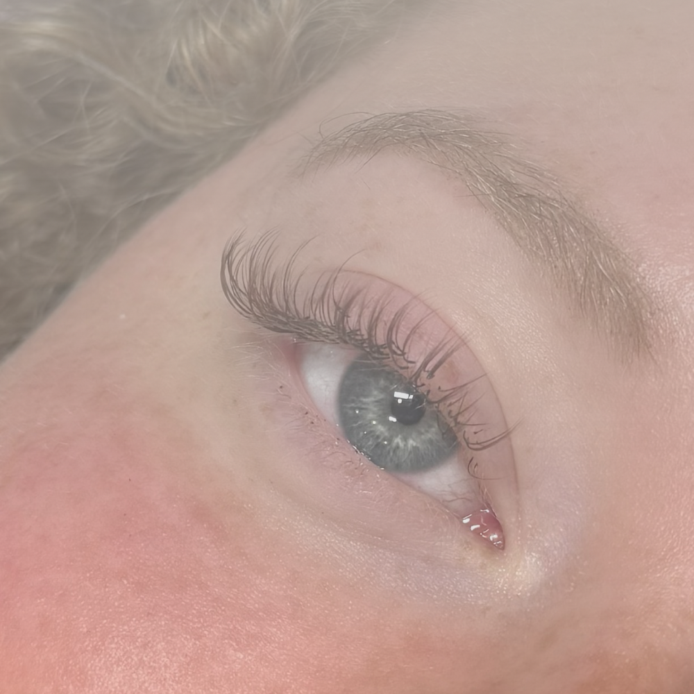 Wet Look Lash Extensions Infill