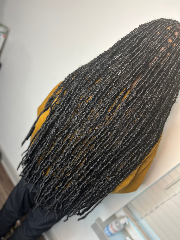 Distressed Soft Locs