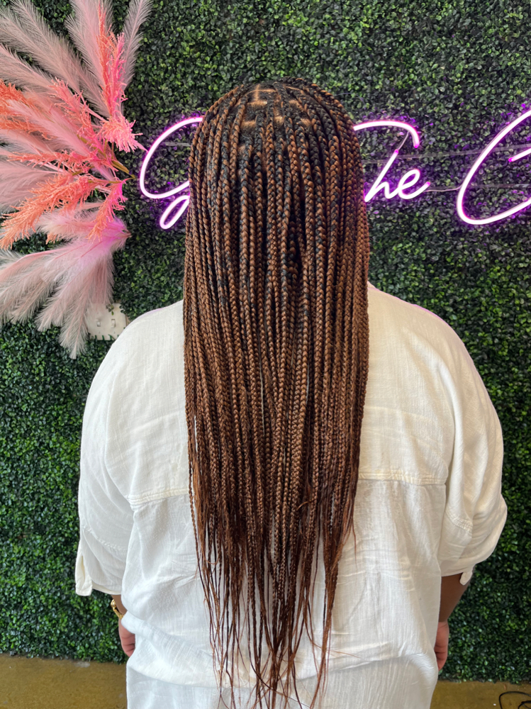 Medium Knotless