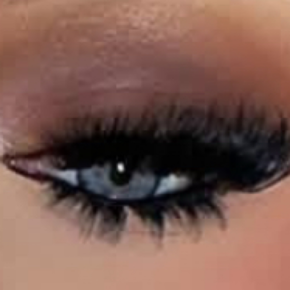 Top & Bottom Lash Clusters at Queen B Braiding Salon in Appleton, WI
