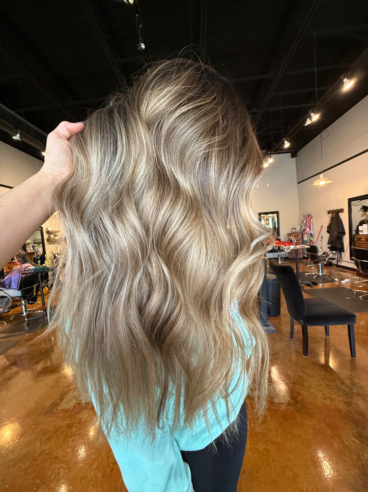 Shampoo, Blow Out, Style