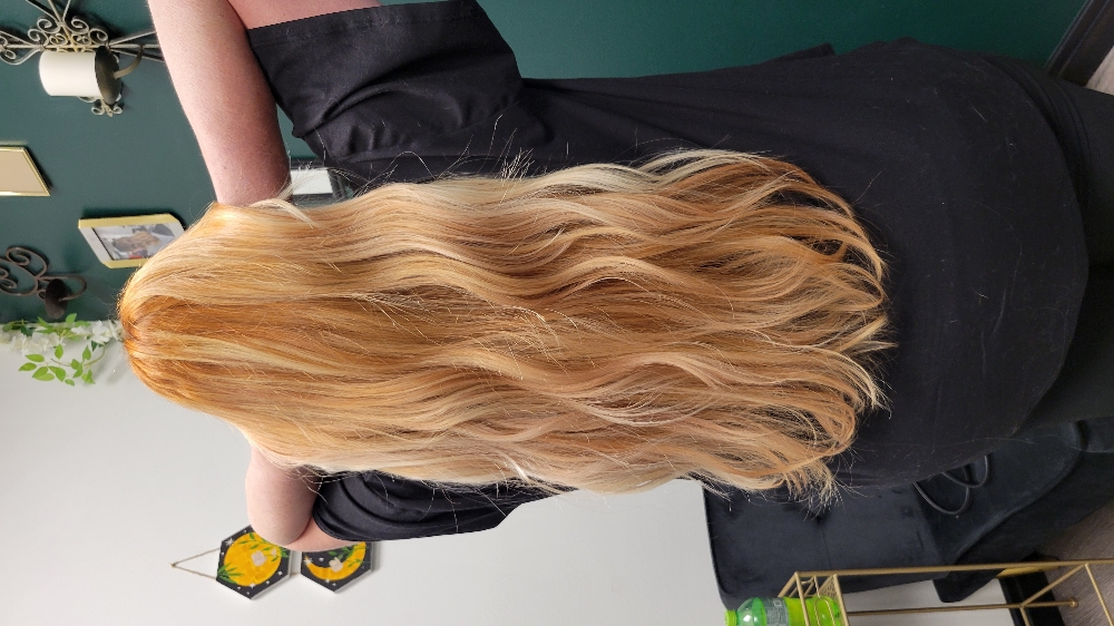 Extra long hair Blowout