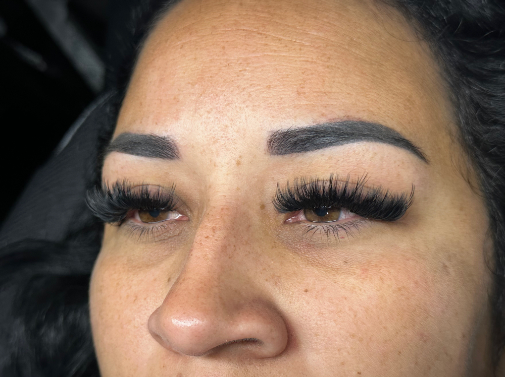 LASH EXTENSIONS: FULL SETS