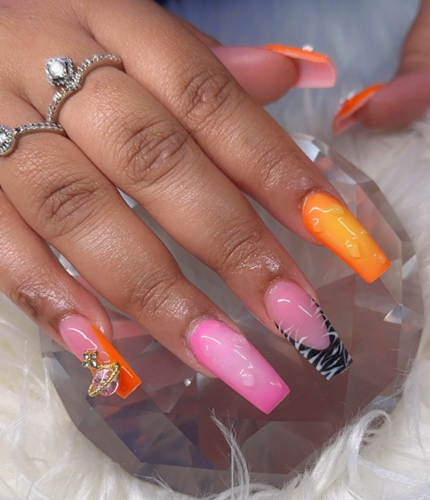 Picture Recreation at DeriB On The Nailz in Roanoke, VA