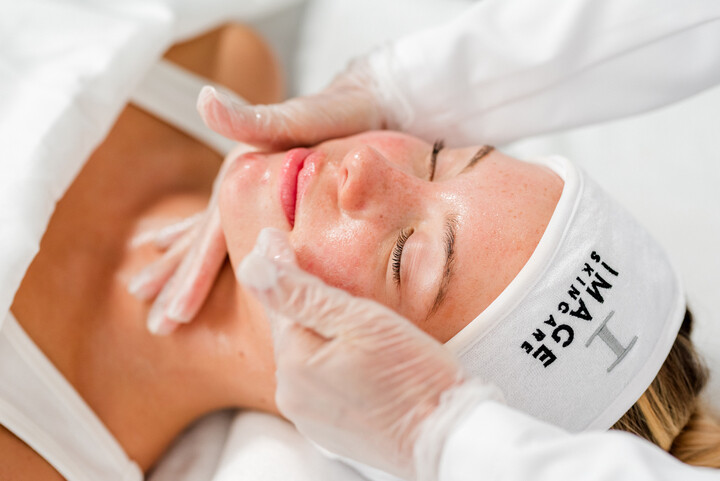 Bliss Signature Facial