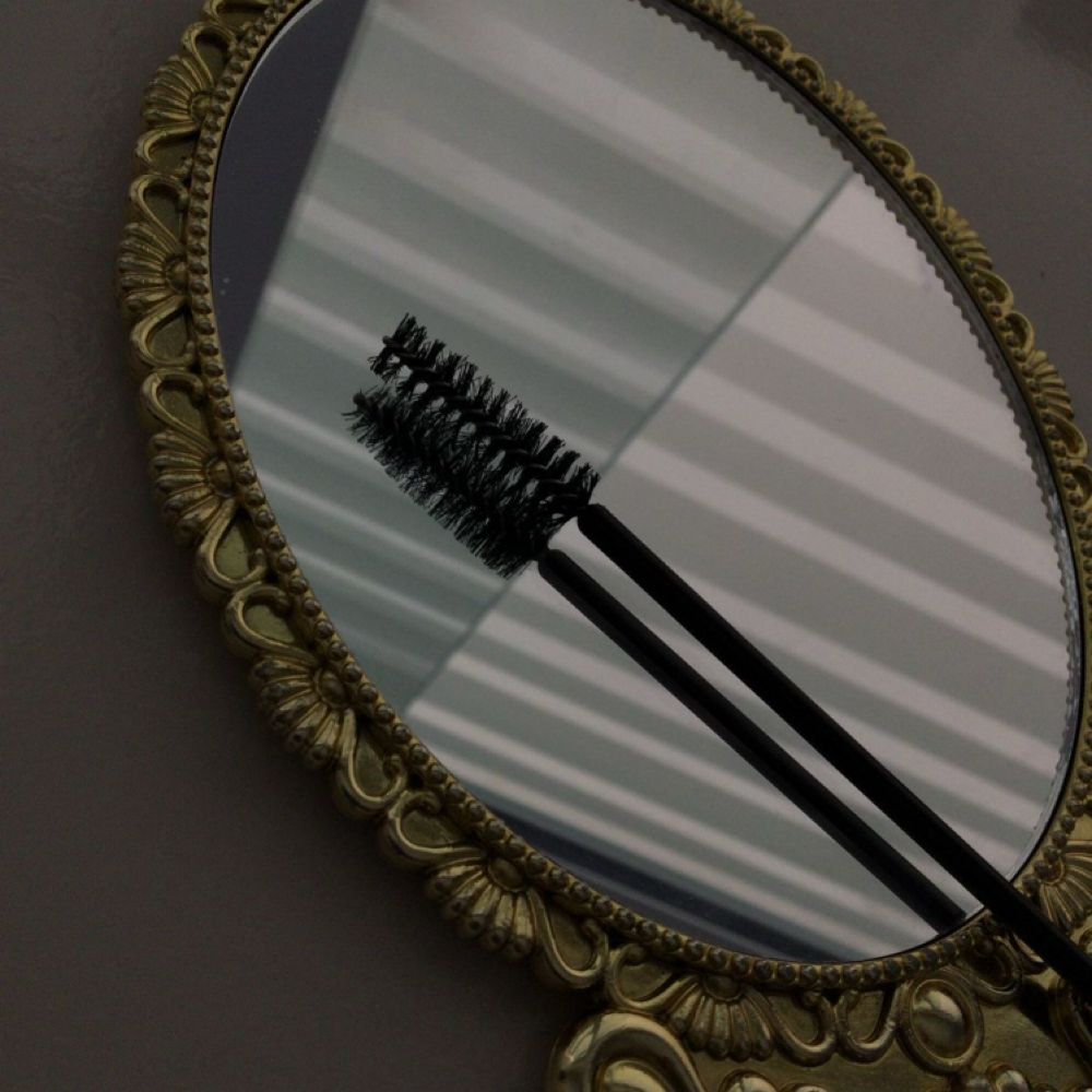 Brow Lamination & Tint