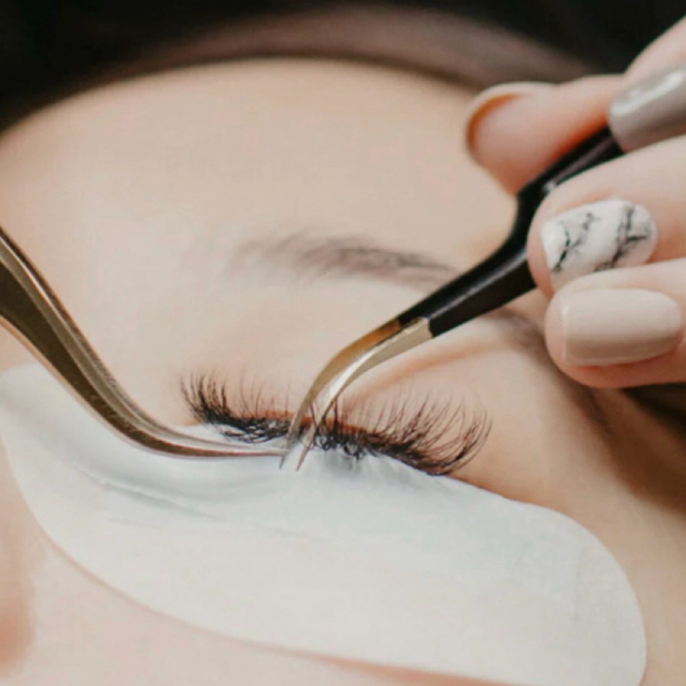 Lash Fill – Keep Your Lashes Fresh at Bespoken Beauty in Evansville, IN