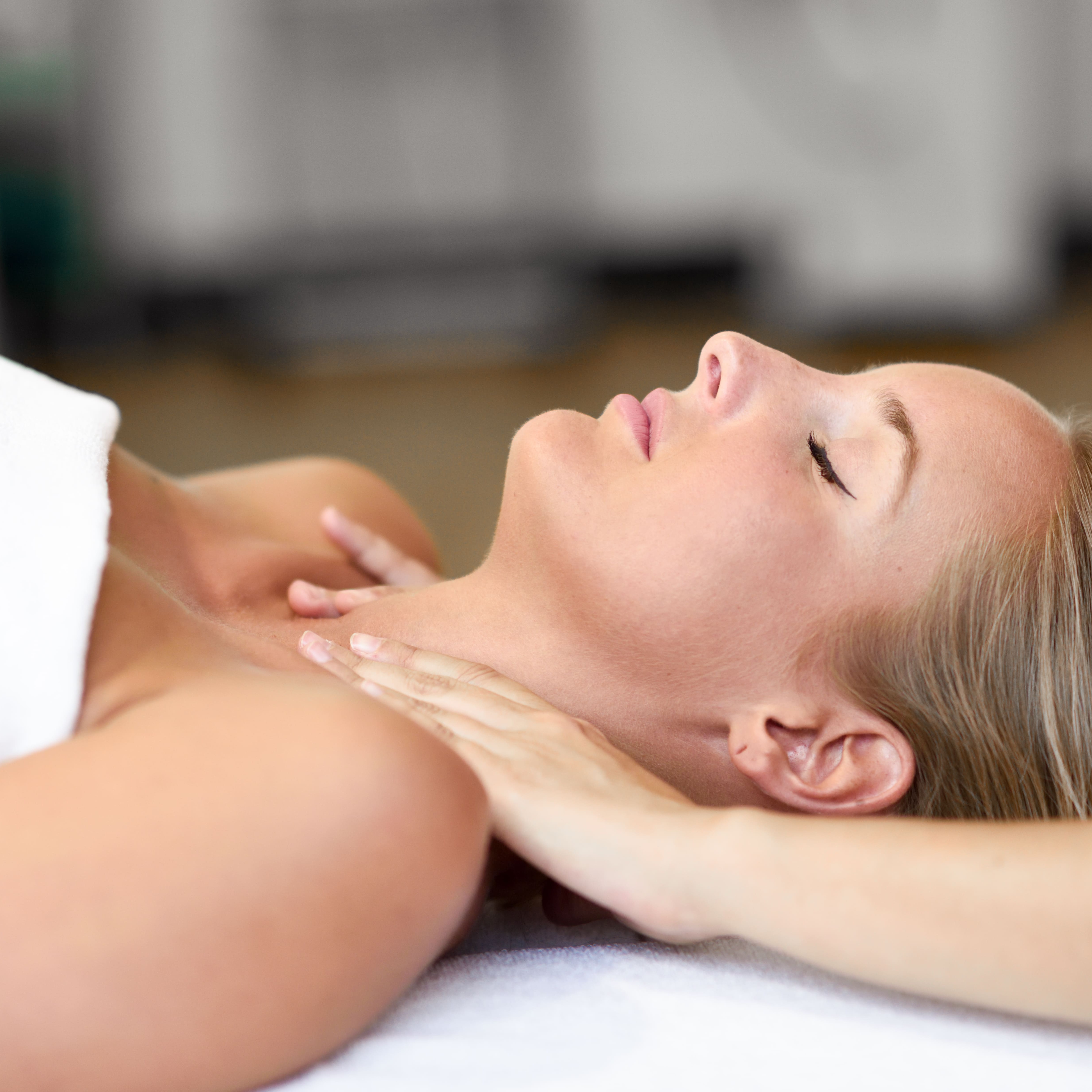 Neck/Shoulder Relax Enhancement at Dreamland Health and Wellness in Indianapolis, IN