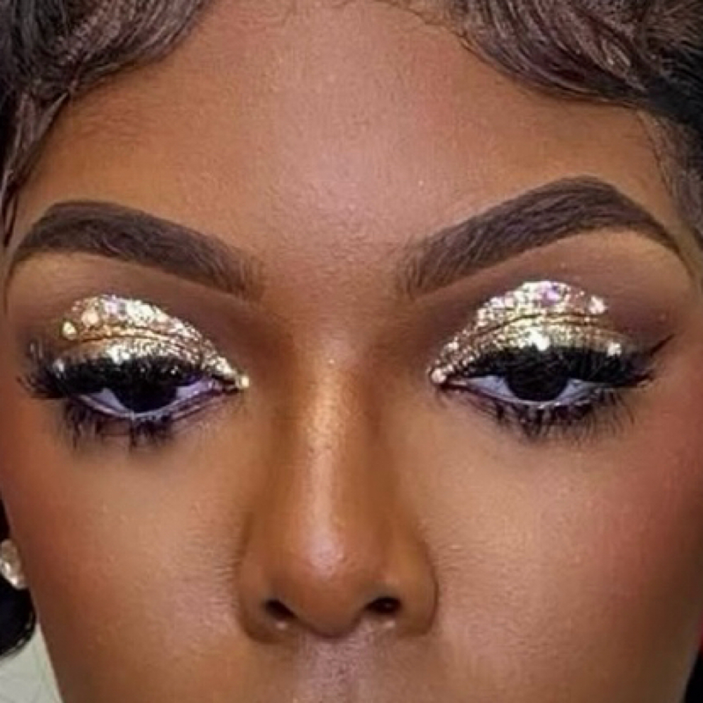 Cut Crease & Glitter at Beat By De’ in Memphis, TN
