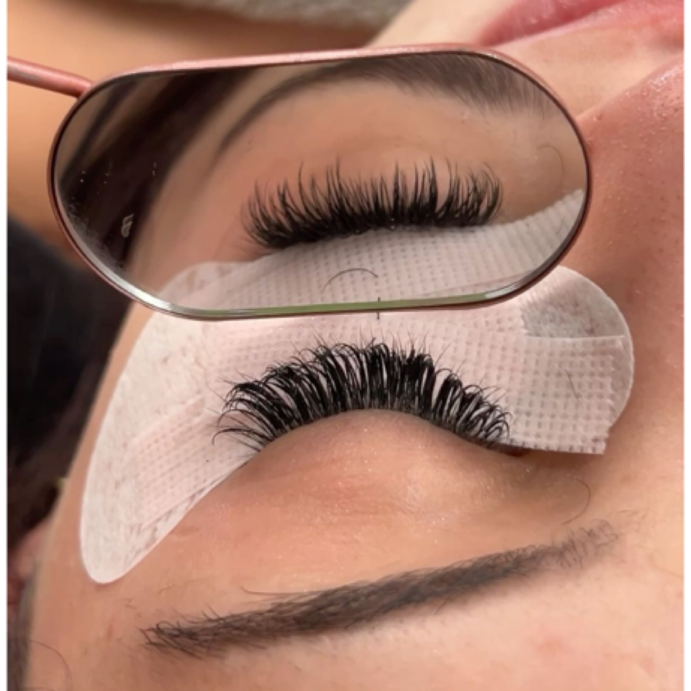 Hybrid Lash Set🩷 at Hair.lashedbymal in Oklahoma City, OK