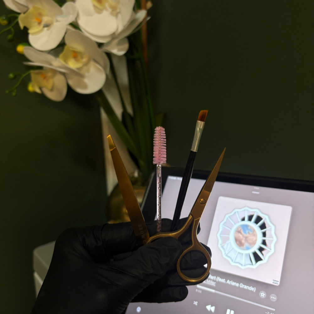 Brow Wax at Skinbykhylie in Niles, OH