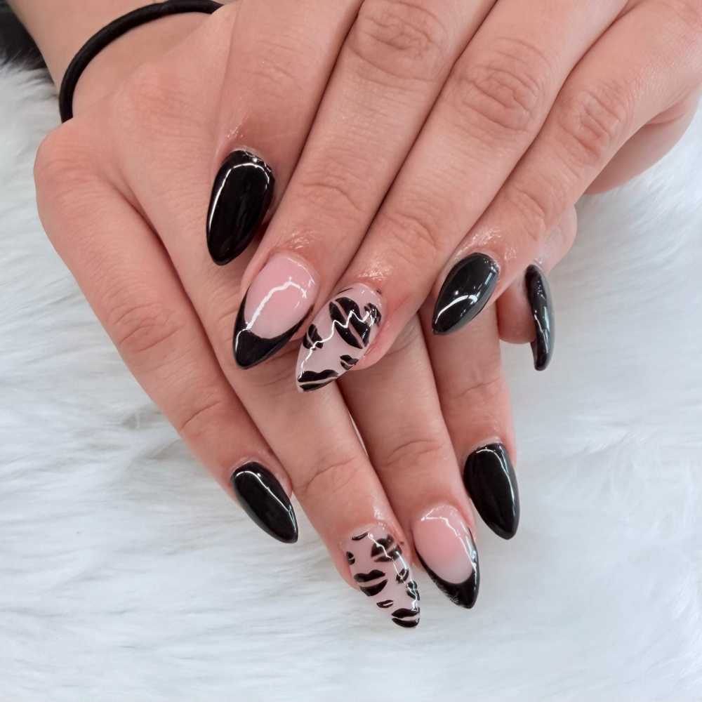 Acrylic Medium at Lynn’s luxe nails in Grove, OK