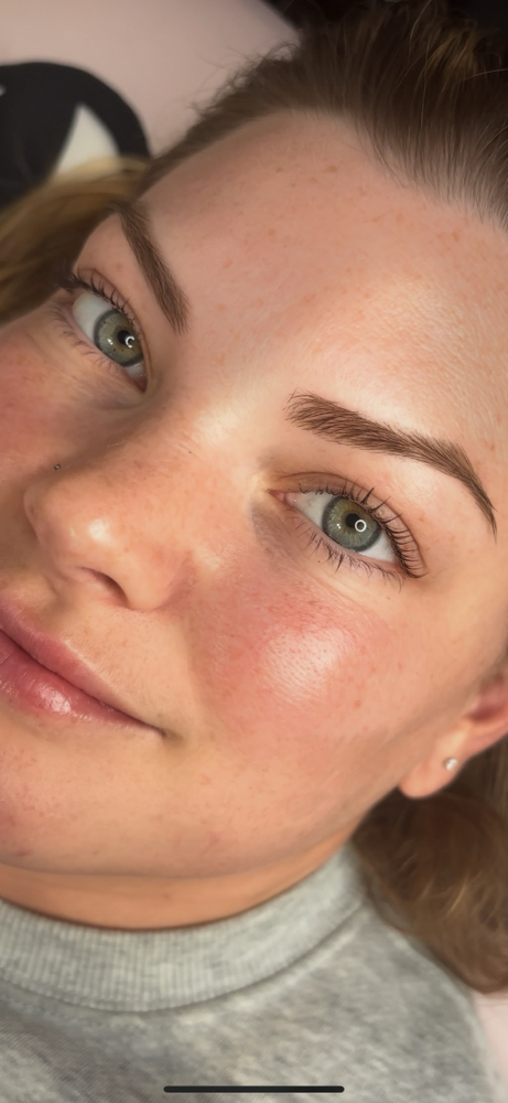 Lash lift and tint