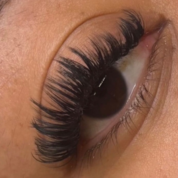 Wet Lash Fill at Uniquely Yours Beauty Bar in Melrose Park, IL
