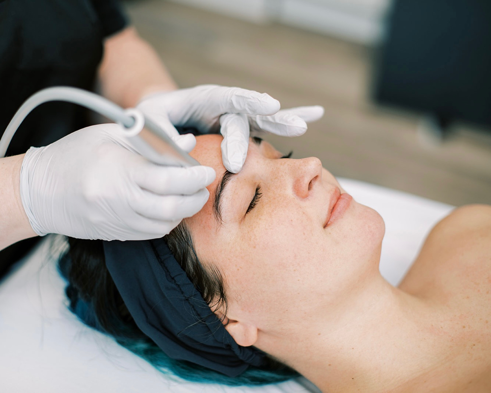 Hydro - Glow Facial