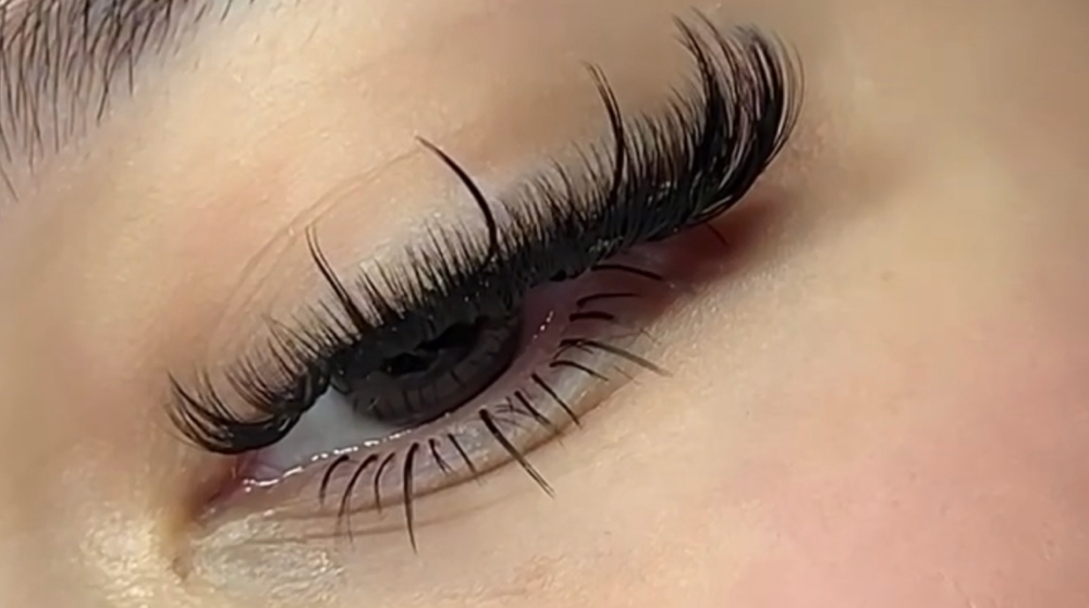 Signature Luxe Wispy at Jens Final Touch Esthetics in Hagerstown, MD