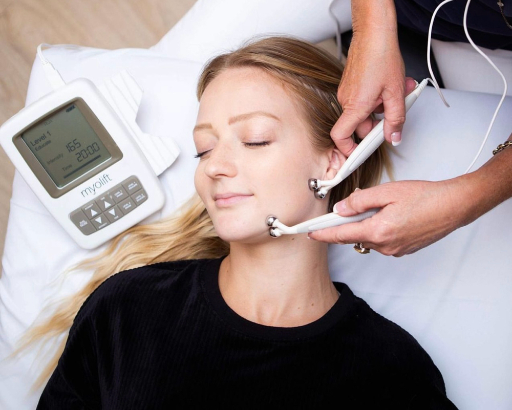 Microcurrent + Dermaplane Facial