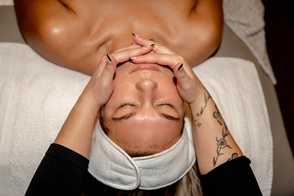 60 Minute Custom Facial