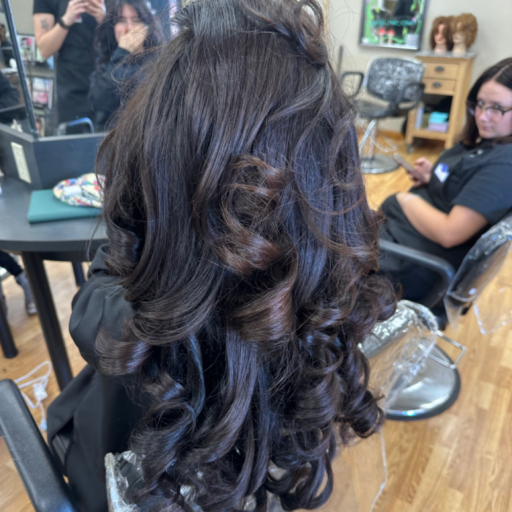 Blowouts at ReVibe- A Beauty District in New Philadelphia, OH