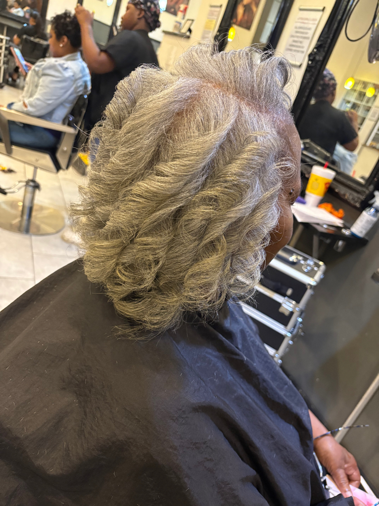 Shampoo & Style at Styled by LuxuryQTee in Bessemer, AL