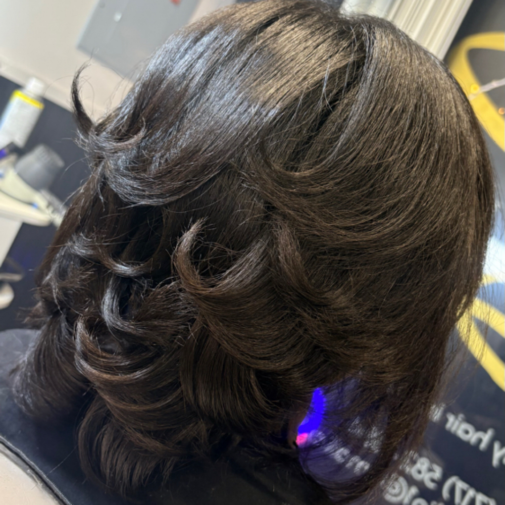 D’Luxe Silk Press at D’Luxe Studio in Carlisle, PA