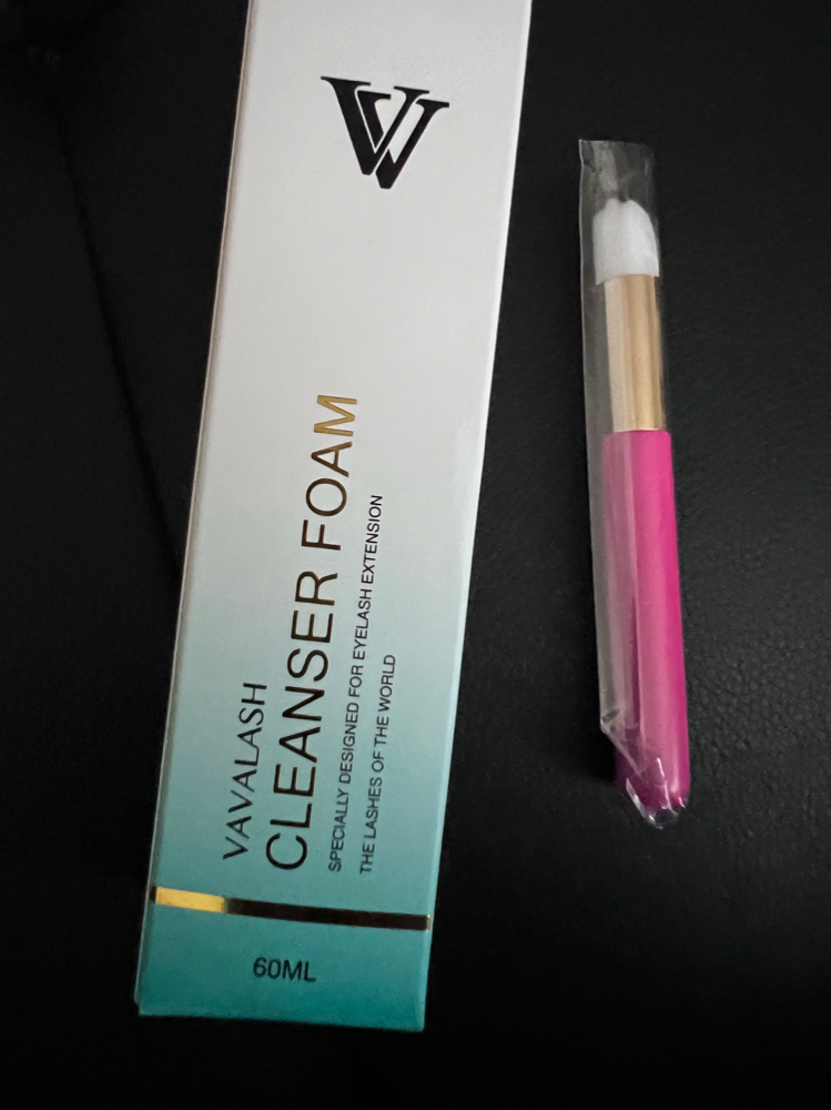 Lash Shampoo With Lash Brush