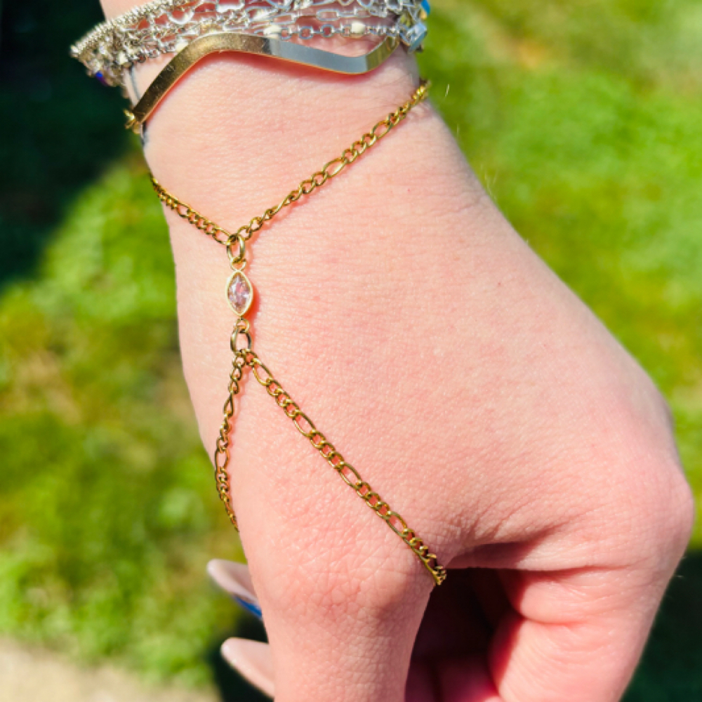 Ariel’s Thumb Chain at Consider The Lilies- Permanent Jewelry in Richmond, KY