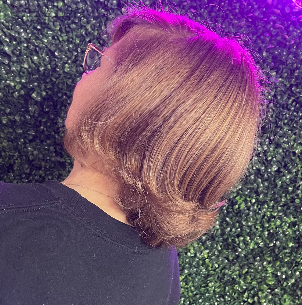 Blow Out at Eryka’s Hair Couture in Midlothian, IL