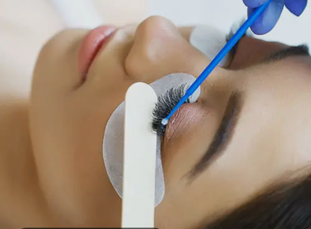 Foreign Lash Removal