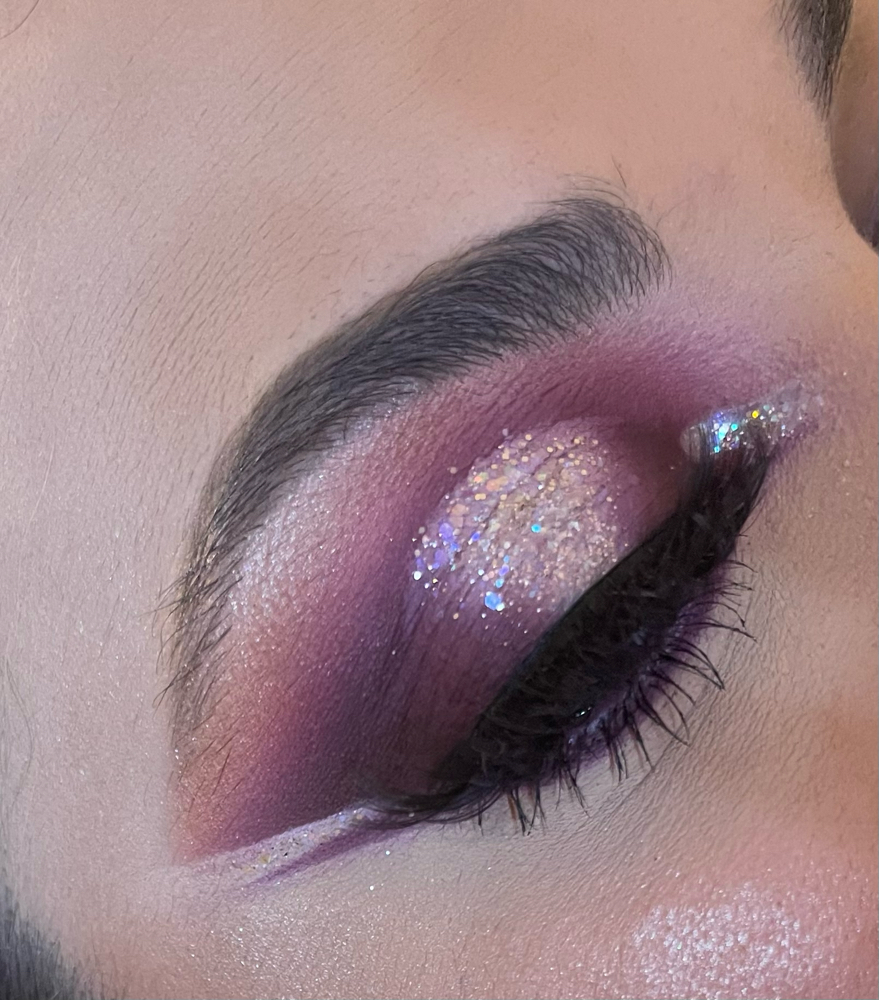 Eye makeup