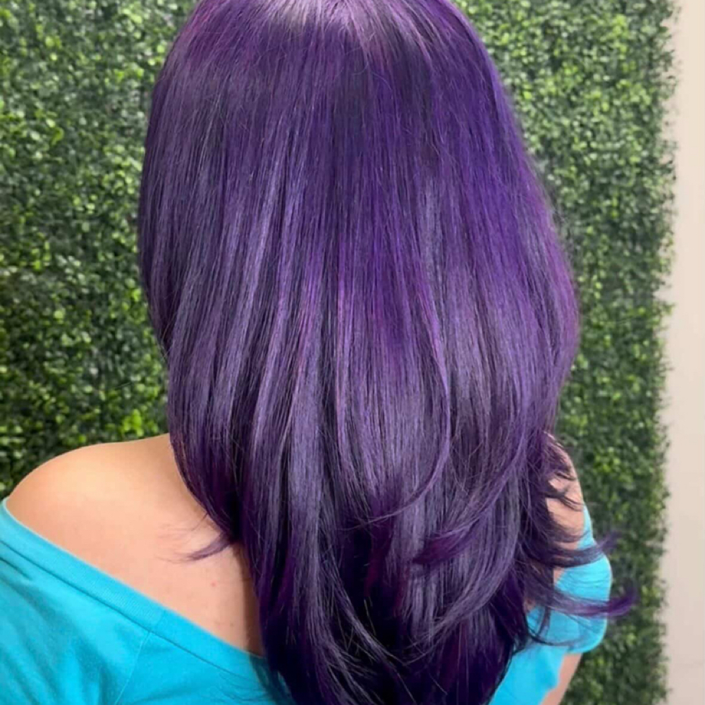 Medium Haircut With Rey at Looks That Kill Salon in Houston, TX