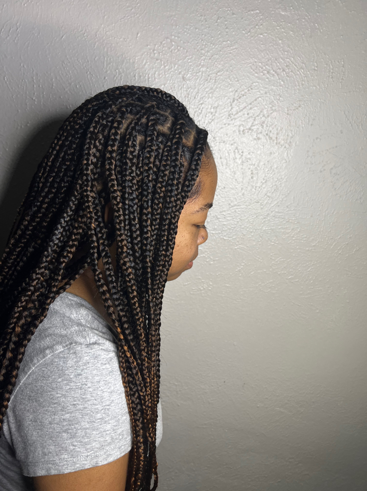 Medium Size knotless Braids