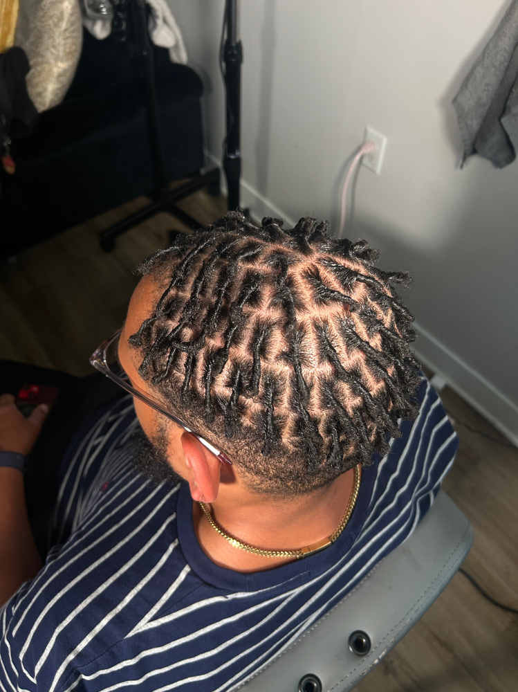 Starter Loc Retwist at Intrinsting Styles in Addison, TX