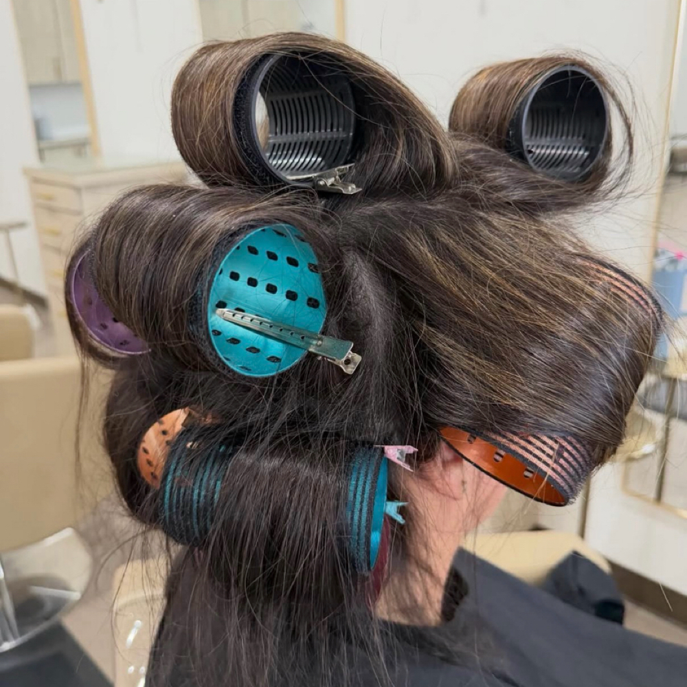 SHAMPOO & BLOWOUT at Emma Avery in Trenton, MI