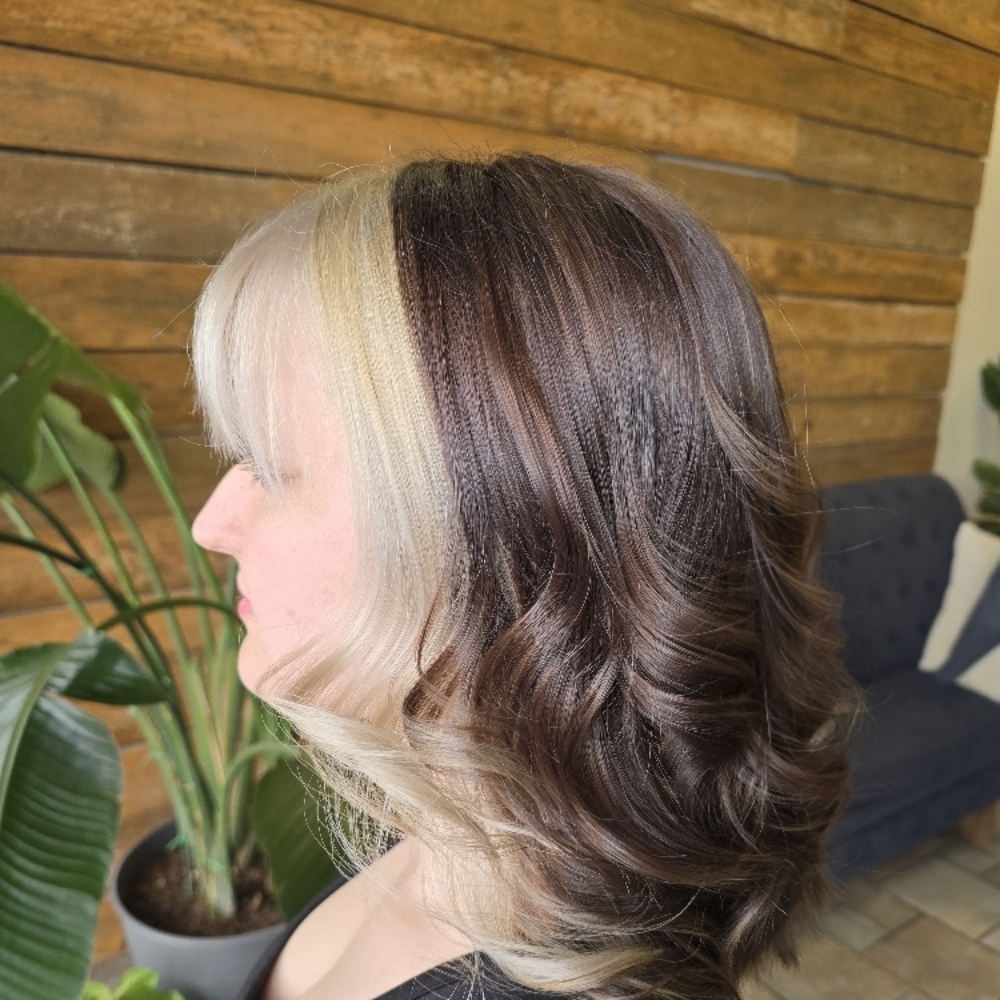 Accent Highlight at Scarlett O'Hair in Waveland, MS