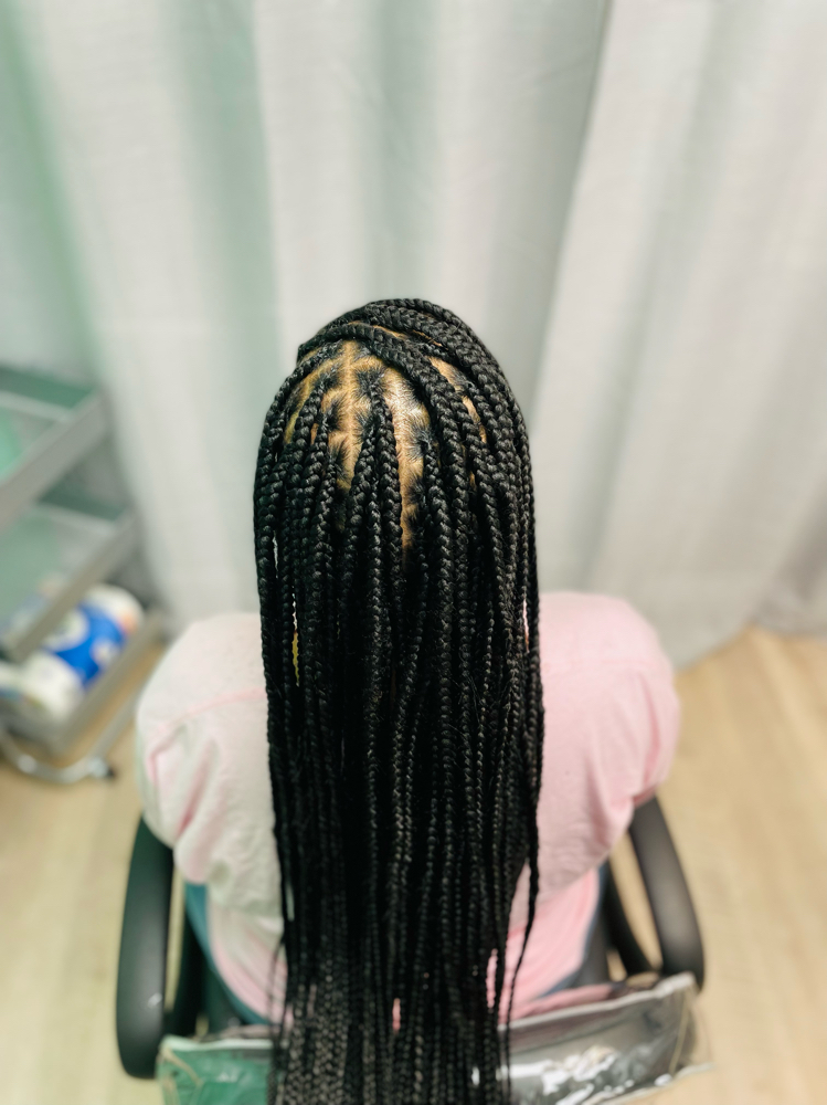 Medium Knotless Braids