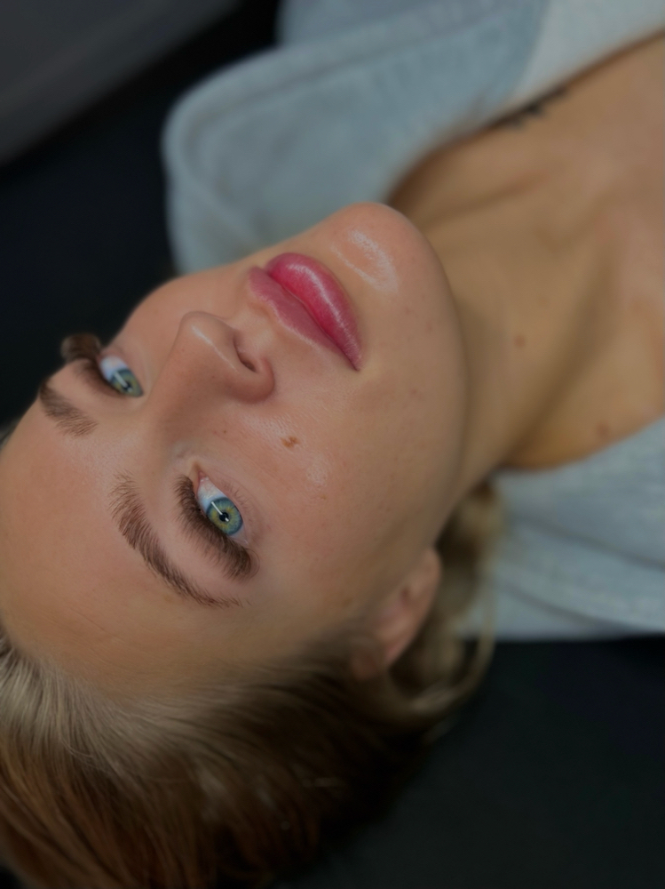 Color Lashes Or Lash Gems