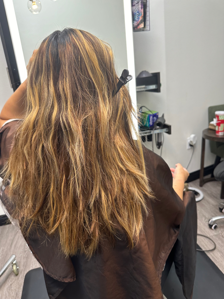 Redo at Queenie Hair studio in Tampa, FL