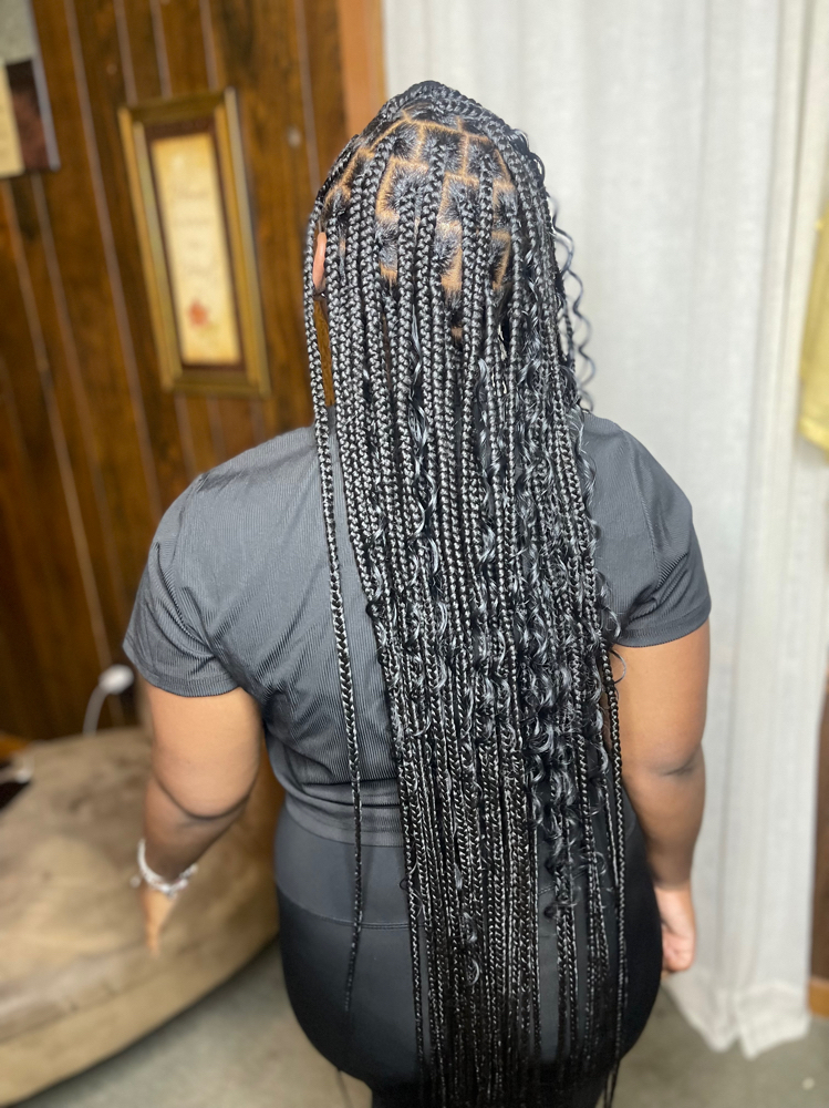 MEDIUM BOHO KNOTLESS at Crownedbyshanti in Pontotoc, MS