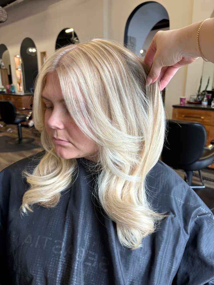 BLONDE AF